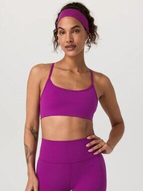 Vuori AlltheFeels Bra Size Large Magenta